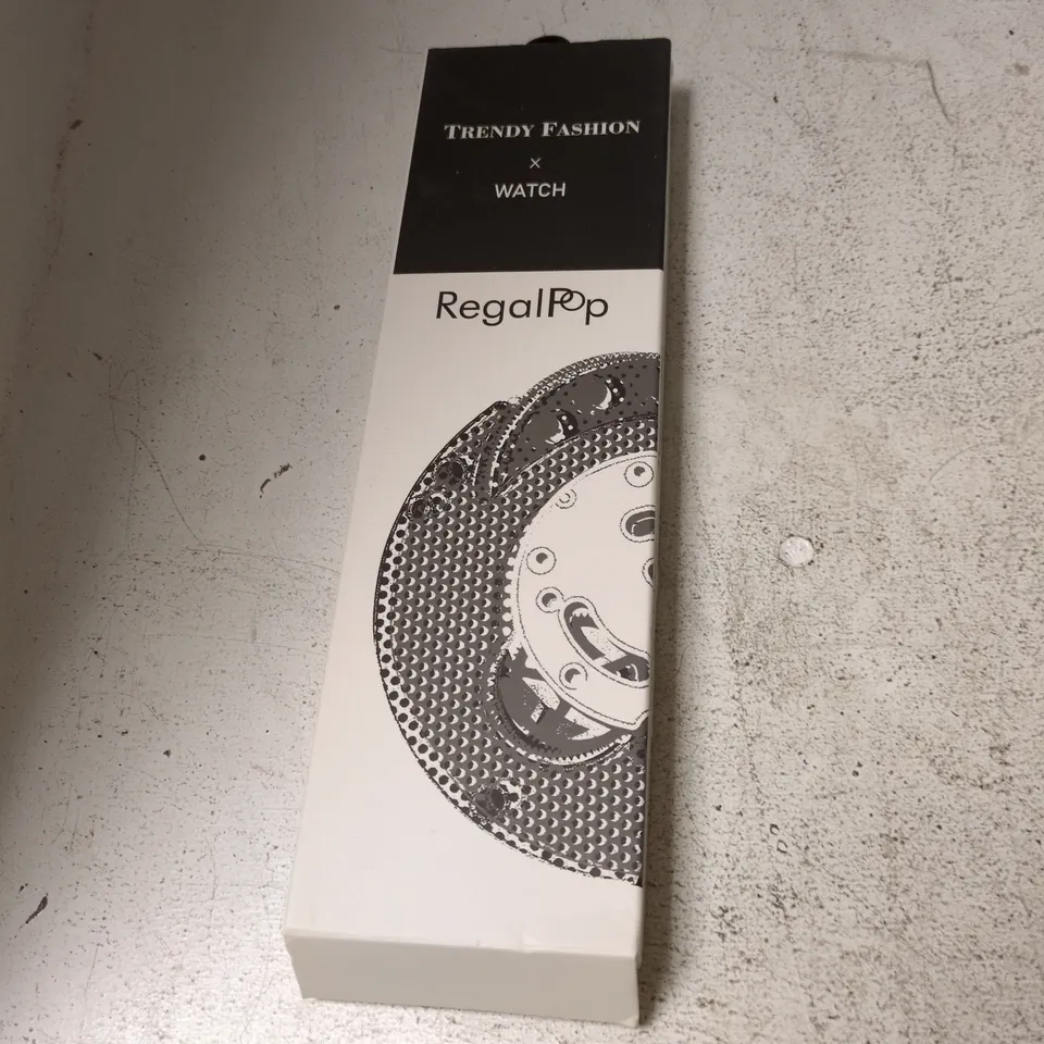 REGALPOP TRENDY FASHION WATCH – BLACK DIAL, WHITE BEZEL, LEATHER STRAP