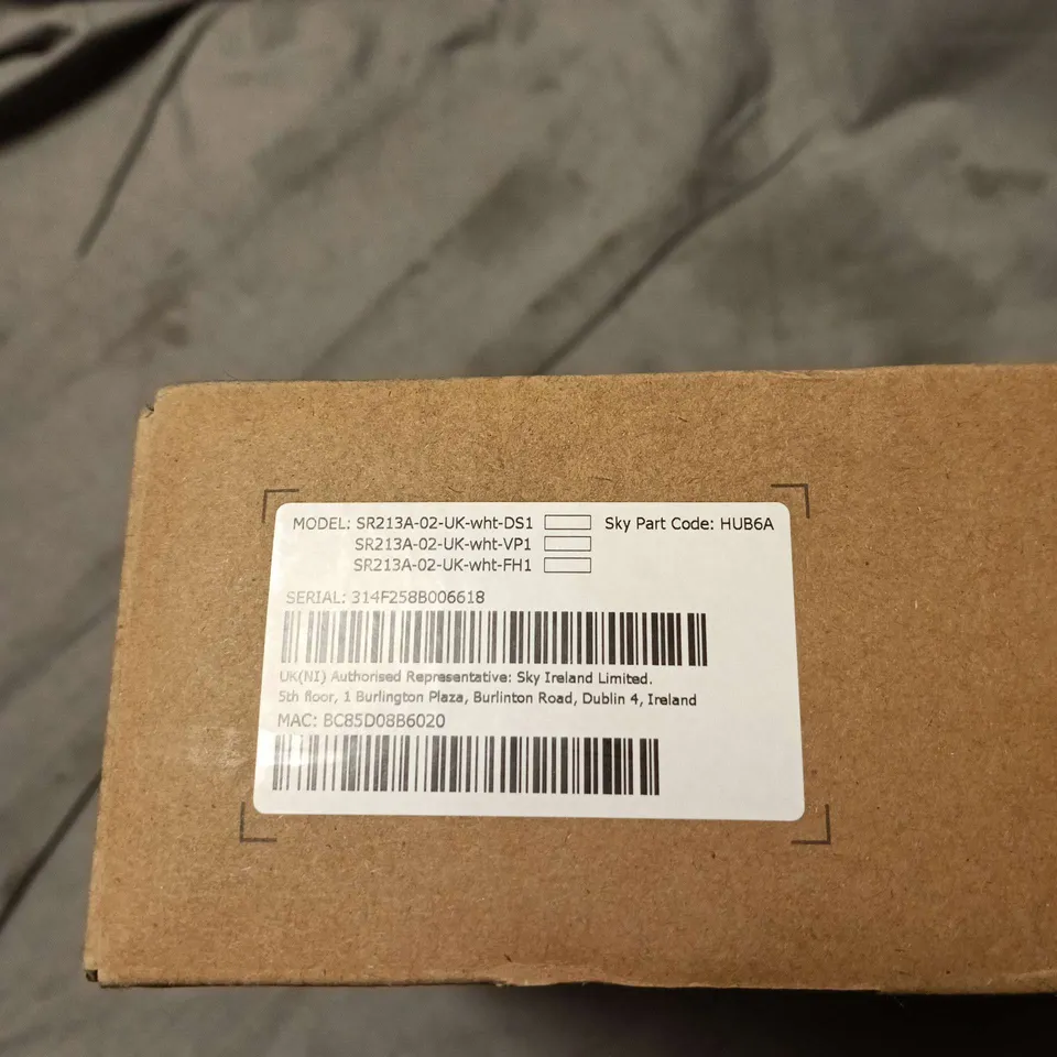 SKY HUB SR213A-02 UK WHITE ROUTER (HUB6A) – BOXED