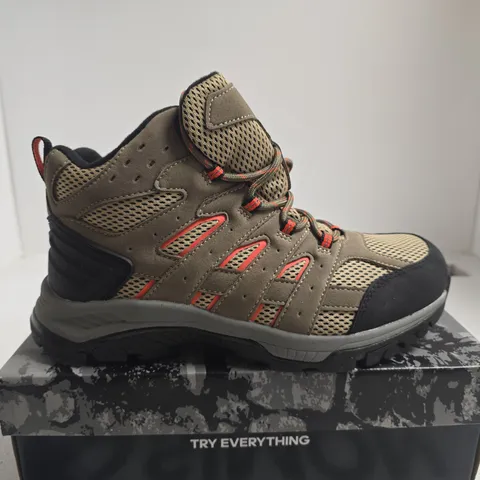 BOXED PAIR OF HIKING BOOTS BROWN/ORANGE MATTE – UK 6.5