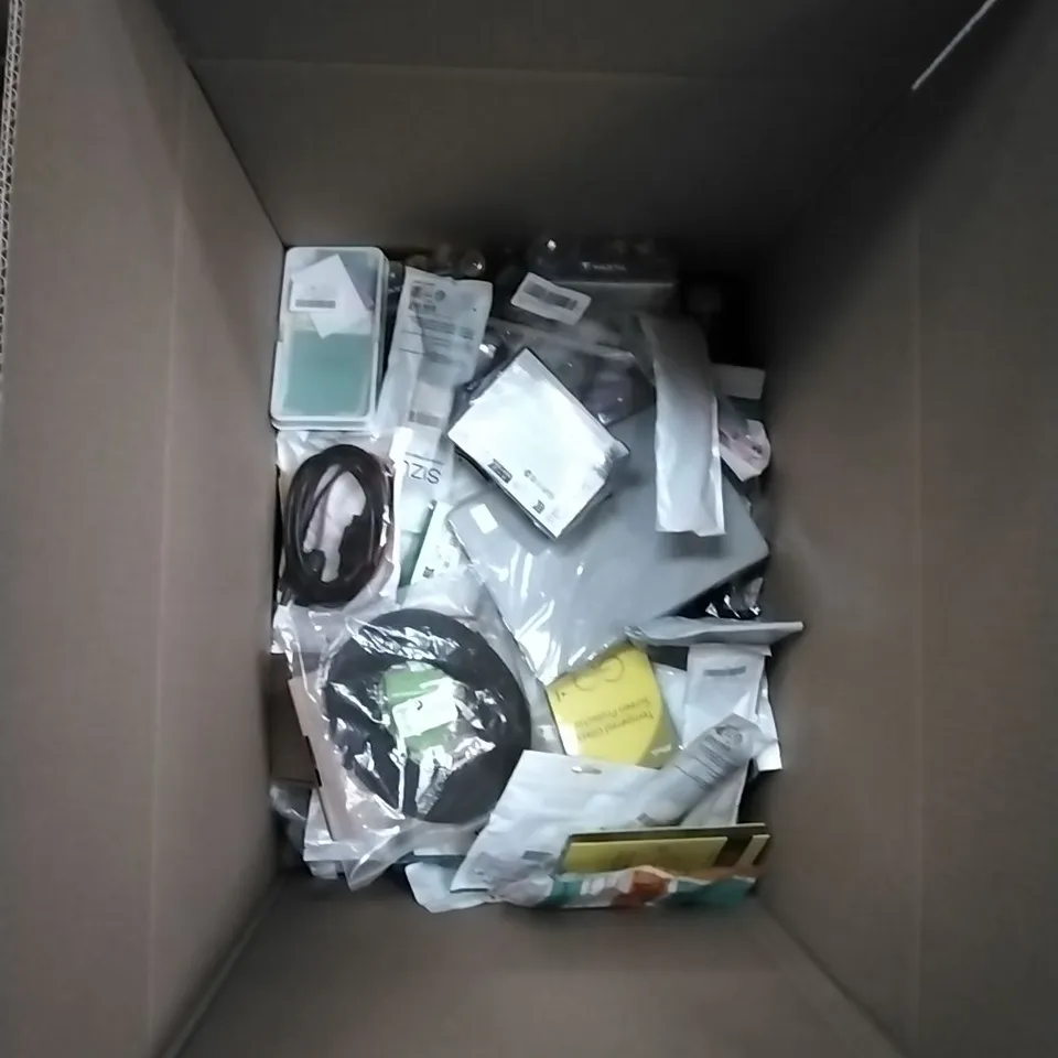 BOX TO CONTAIN LARGE AMOUNT OF MIXED ELECTRICAL ITEMS, ACCESSORIES ETC