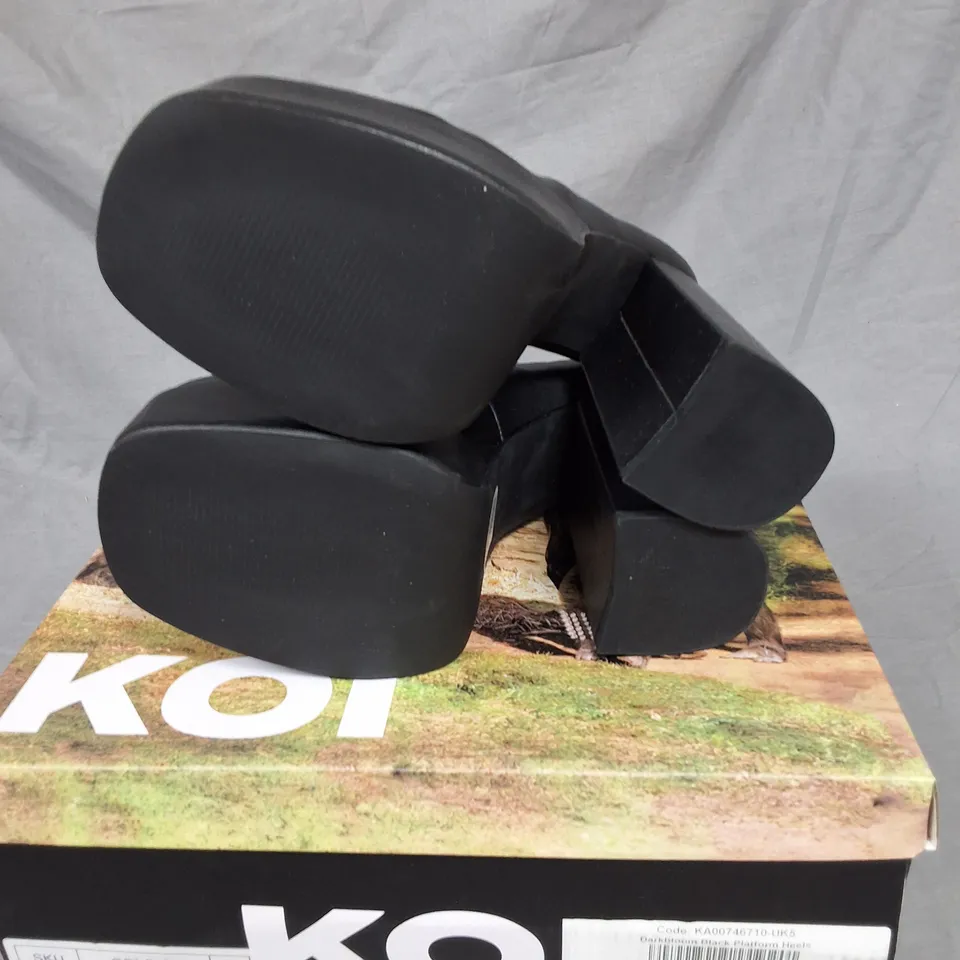 BOXED PAIR OF KOI DARKBLOOM BLACK PLATFORM HEELS SIZE UK 5