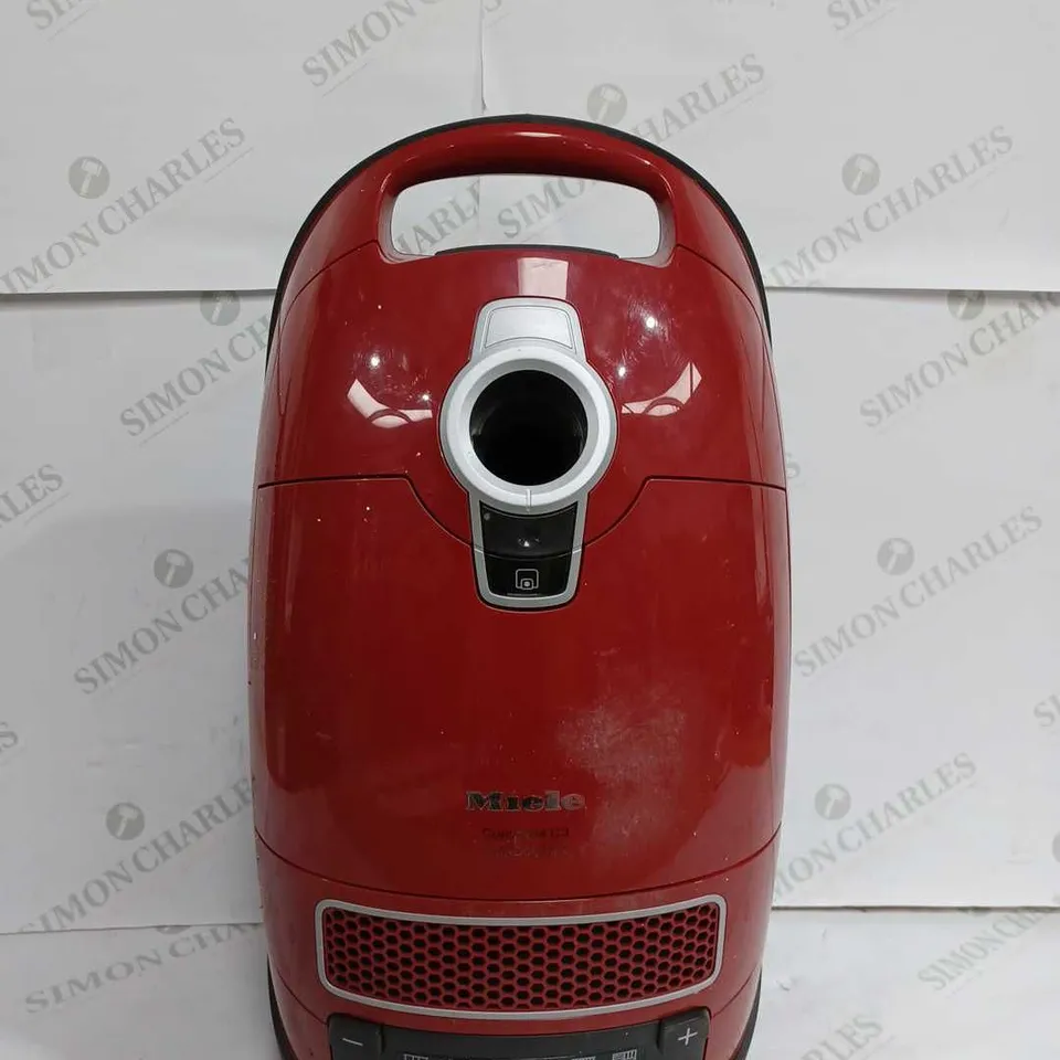 MIELE COMPLETE C3 POWERLINE CAT & DOG