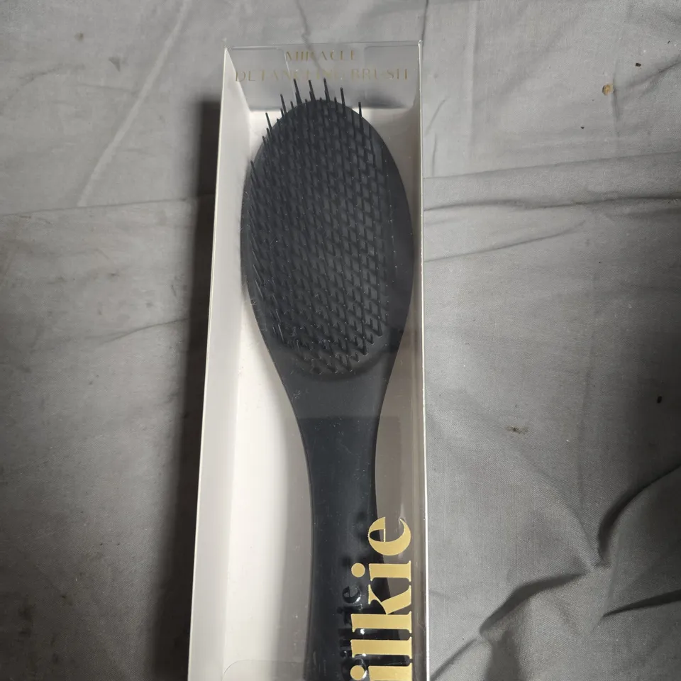 SILKIE MIRACLE DETANGLING HAIRBRUSH 