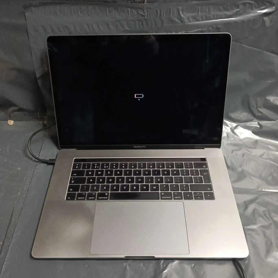 UNBOXED APPLE MACBOOK PRO 13-INCH LAPTOP IN SILVER - A1707