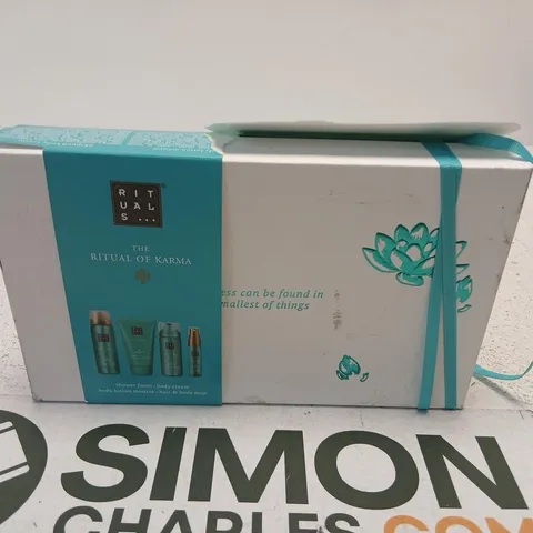 RITUALS THE RITUAL OF KARMA BODY CARE GIFT SET ( TURQUOISE PACKAGING )