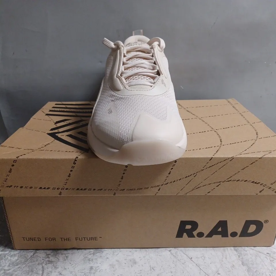 BOXED PAIR OF R.A.D ONE V2 SHOES IN CREAM SIZE UK 5