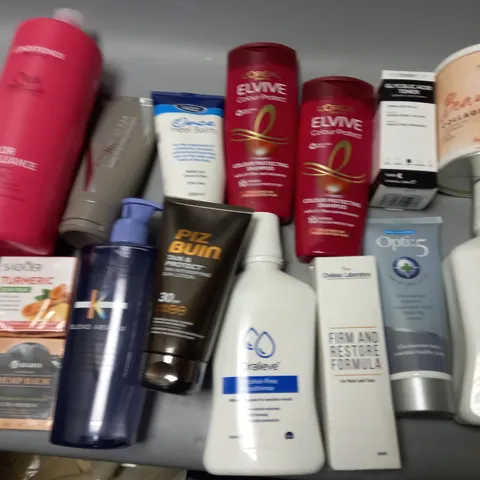 LOT OF APPROXIMATELY 25 ASSORTED HEALTH AND BEAUTY ITEMS TO INCLUDE KERASTASE, LOREAL, NAYURES FINEST AND ORALIEVE