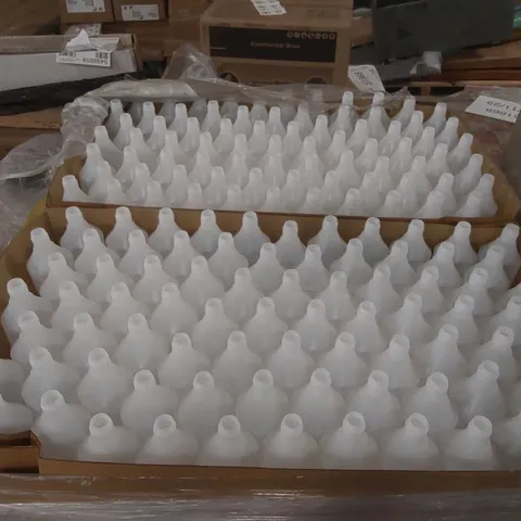 PALLET CONTAINING A VERY LARGE QUANTITY OF BRAND NEW 750ML SPRAY BOTTLES - NO TOPS