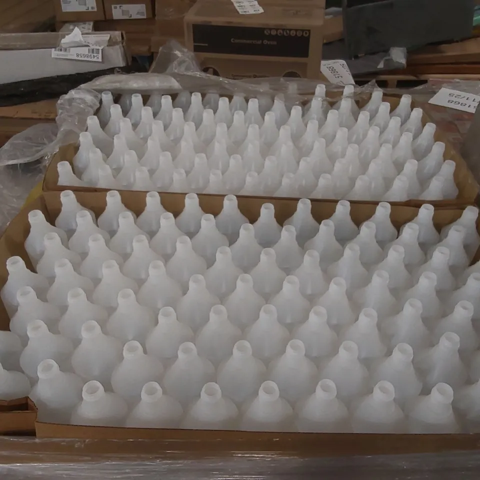 PALLET CONTAINING A VERY LARGE QUANTITY OF BRAND NEW 750ML SPRAY BOTTLES - NO TOPS
