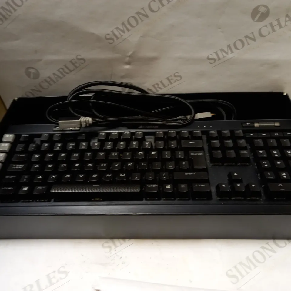 CORSAIR K95 PLATINUM RGB MECHANICAL GAMING KEYBOARD