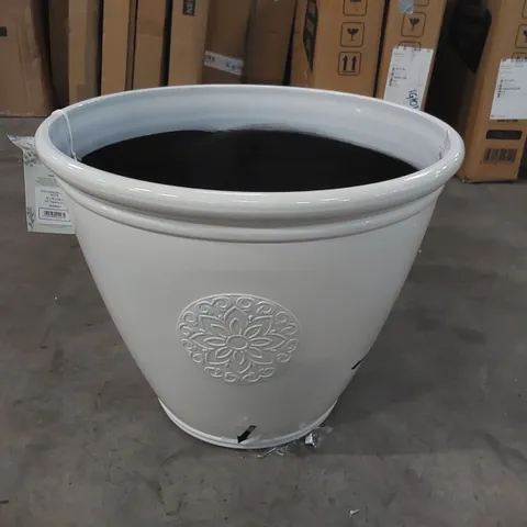 BAGGED EDEN EMBLEM PLANT POT (1 ITEM)