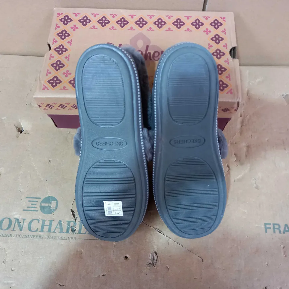 BOXED PAIR OF SKECHERS - SIZE 6