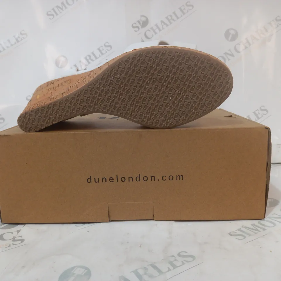 BOXED DUNE LONDON OPEN TOE WEDGE SANDALS IN WHITE SIZE 6