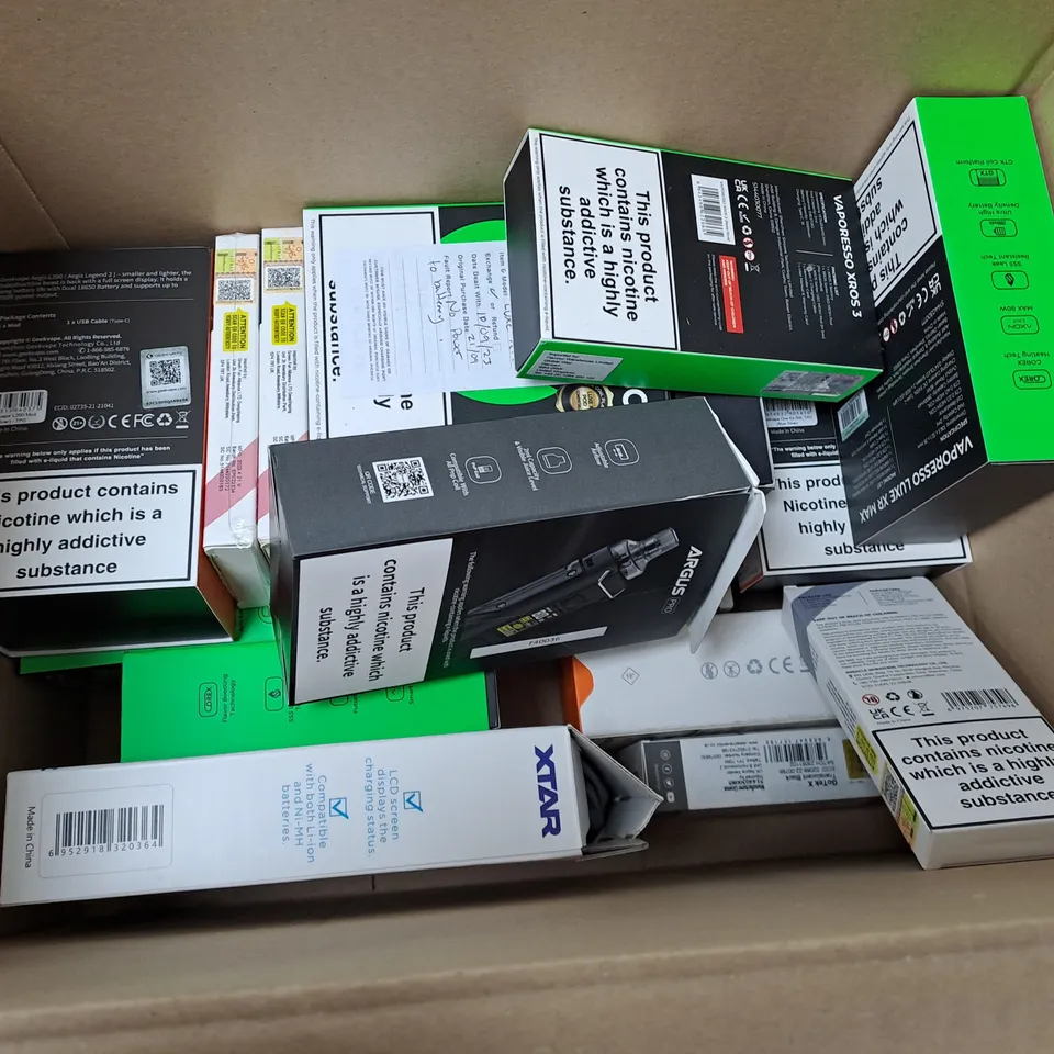 APPROXIMATELY 20 VAPES & E-CIGARETTES TO INCLUDE - VAPORESSO XROS 3 - GEEKVAPE M100 - ARGUS XTKIT ECT