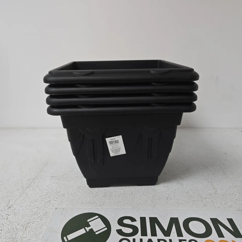 SET OF 4 PLASTIC PLANT POTS