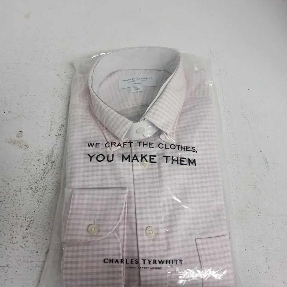 CHARLES TYRWHITT MEN’S PINK CHECK NON-IRON SHIRT – CLASSIC FIT, UK 16 (COLLAR 16IN, SLEEVE 35IN)