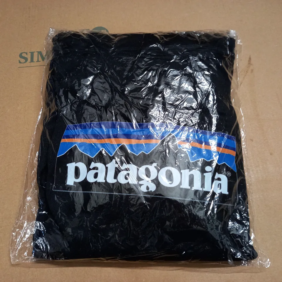 PATAGONIA BLACK JUMPER - SIZE UNKNOWN
