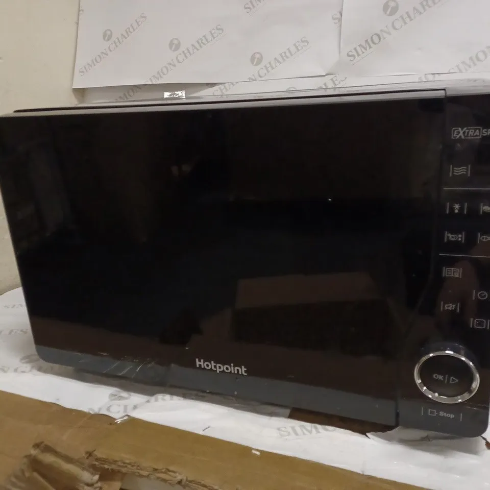 HOTPOINT MWH 2621 MB FLATBED MICROWAVE, 800W, BLACK