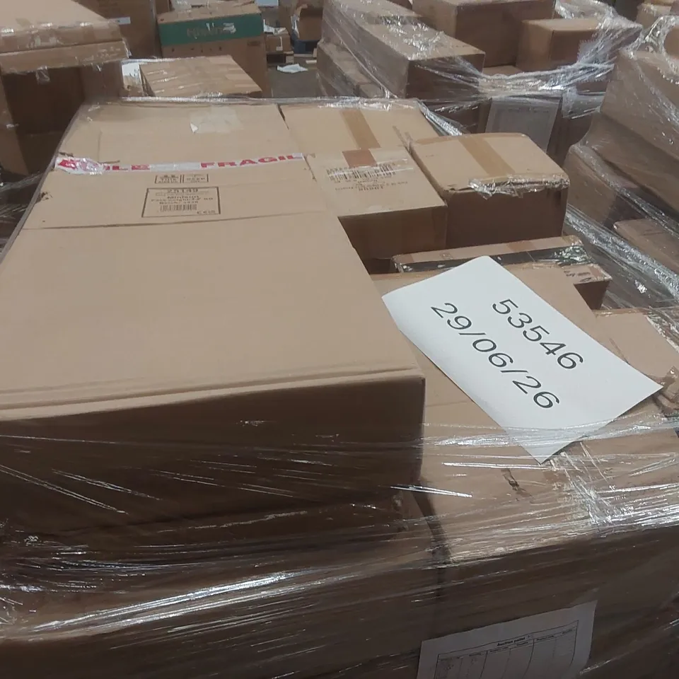 PALLET CONTAINING A LARGE QUANTITY OF ASSORTED LIGHTING PRODUCTS