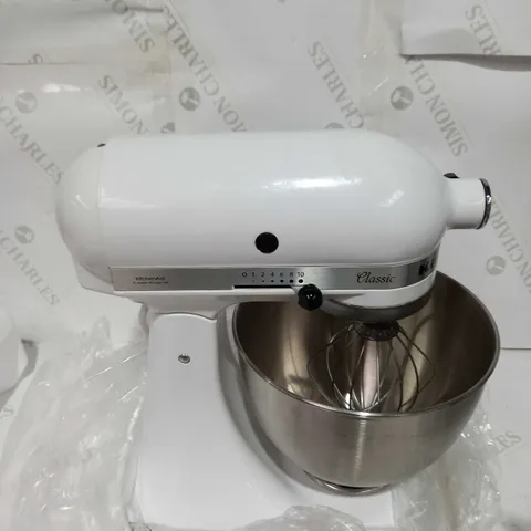 KITCHEN AID CLASSIC STAND MIXER