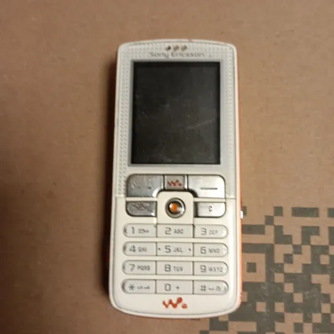 SONY ERICSSON MOBILE PHONE