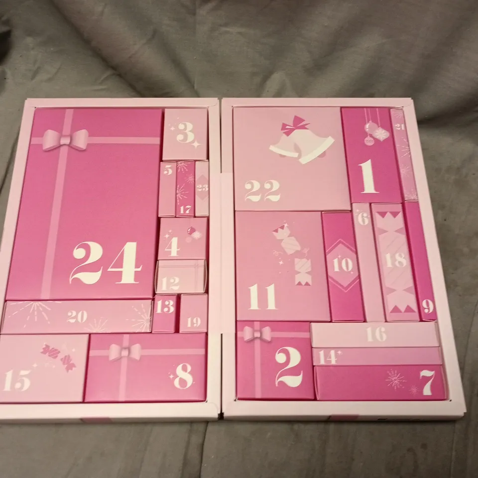 BOXED BRUSH WORKS BEAUTY COUNTDOWN ADVENT CALENDER