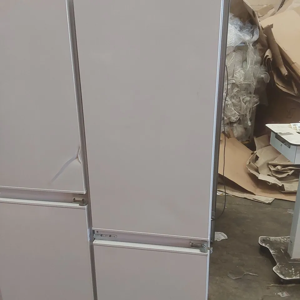 LOGIK LIFF7024 INTEGRATED 70/30 FRIDGE FREEZER - SLIDING HINGE