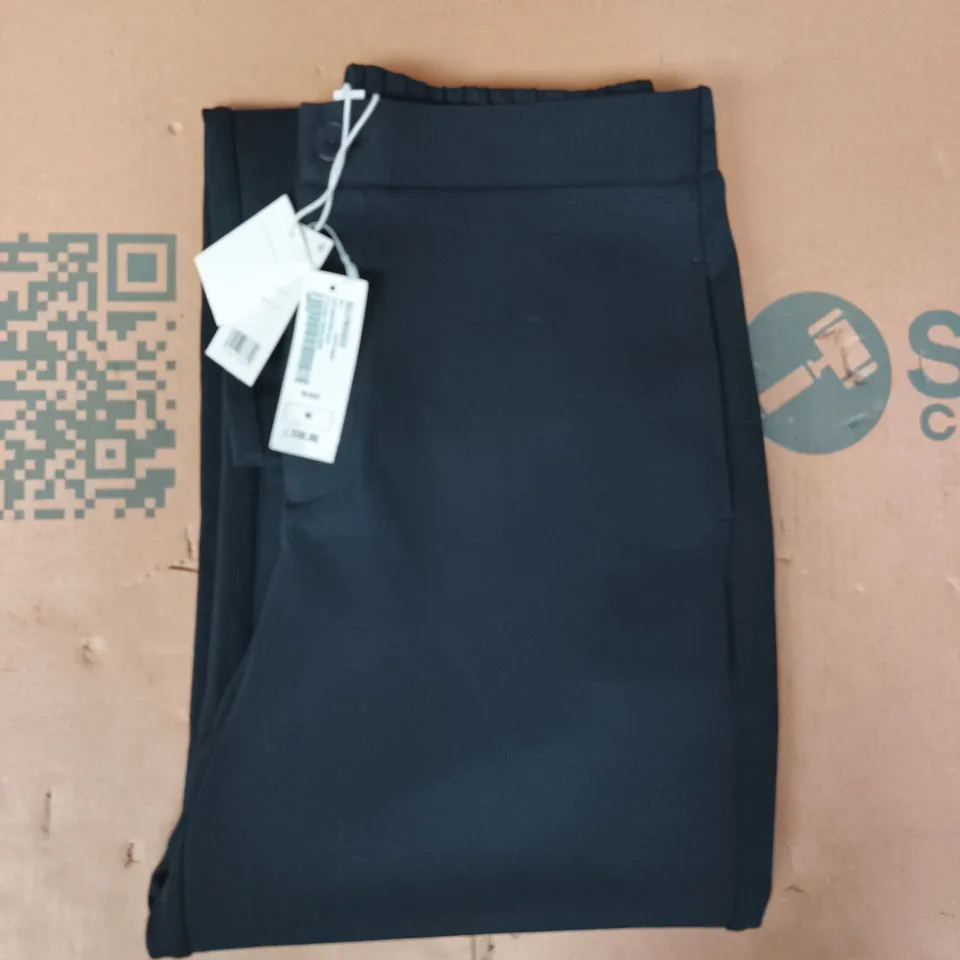 VINCE TROUSERS IN BLACK SIZE MEDIUM