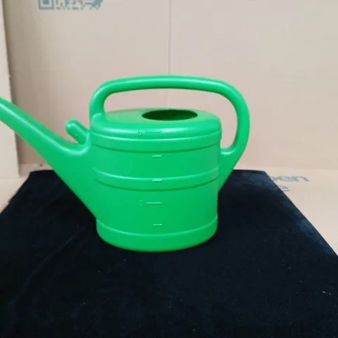 GREEN PLASTIC WATERING CAN – GARDEN & PATIO TOOL