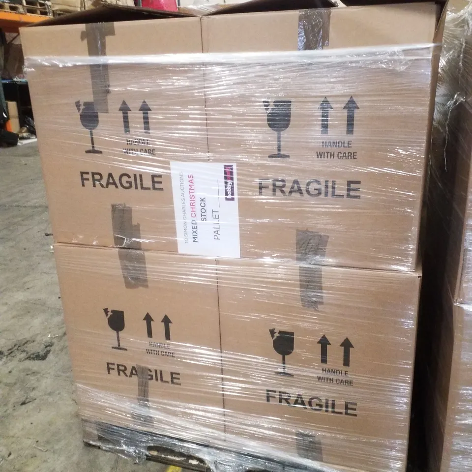 PALLET CONTAINING ASSORTED CHRISTMAS PRODUCTS & DECORATIONS INCLUDING CRACKERS, WRAPPING PAPER, WREATHES & STOCKINGS
