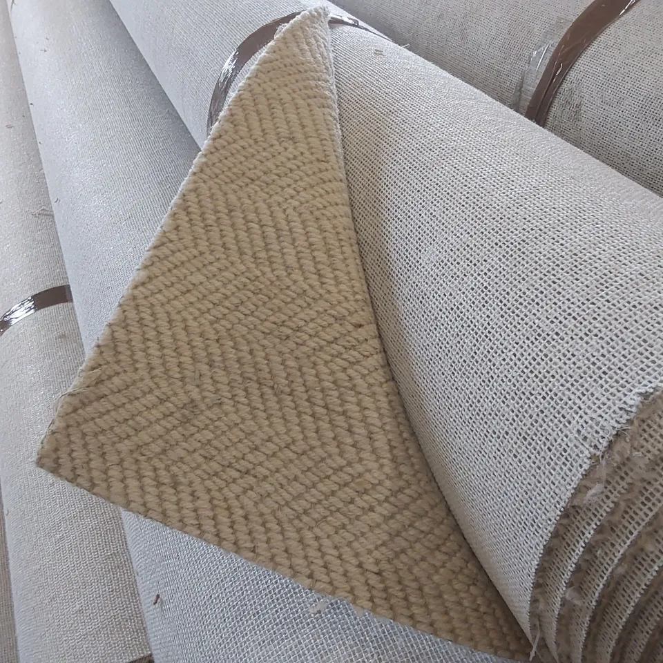 ROLL OF QUALITY LAKELAND WEAVE BUTTERMERE HERD FLAT CARPET - APPROXIMATELY 4 x 5.12m