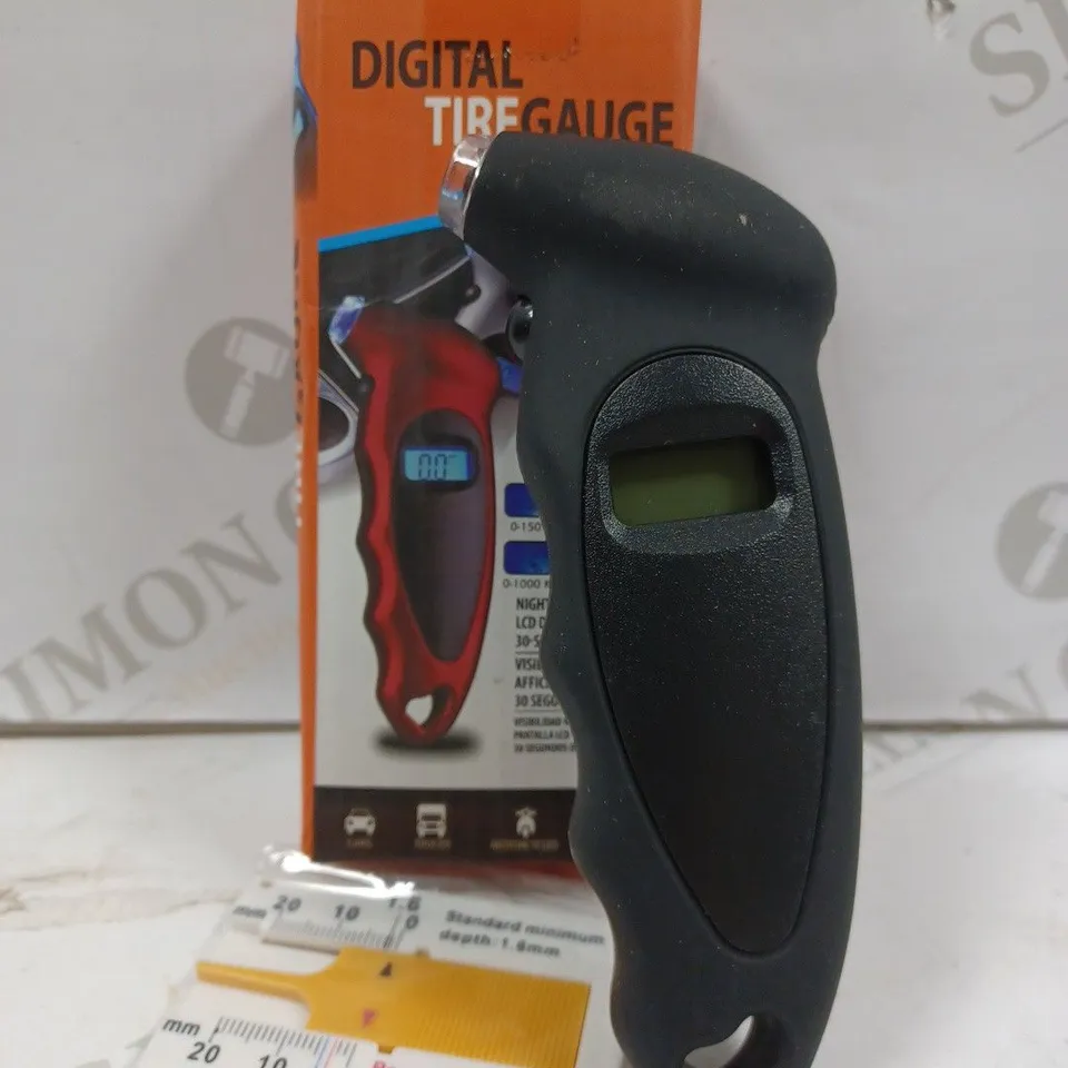 BOXED DIGITAL TIRE GAUGE