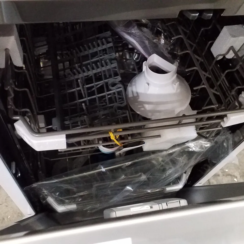 COMFEE SLIMLINE FREESTANDING DISHWASHER FD934B-W WHITE - UNPROCESSED RAW RETURN
