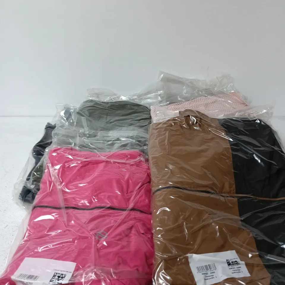 BOX OF APPROXIMATELY 6 BRAND NEW ASSORTED REGATTA CLOTHING ITEMS INCLUDING THORNRIDGE COAT AND IMPOSE JACKET