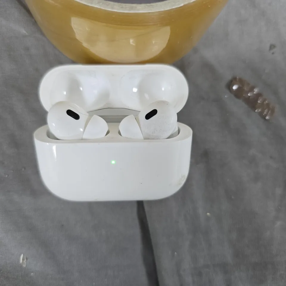 APPLE AIRPODS PRO WIRELESS EARBUDS WITH CHARGING CASE – WHITE