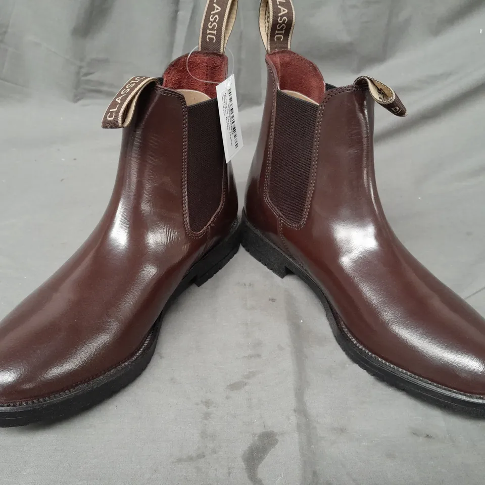 BOXED PAIR OF RHINEGOLD JODHPUR BOOTS IN DARK BROWN SIZE 8