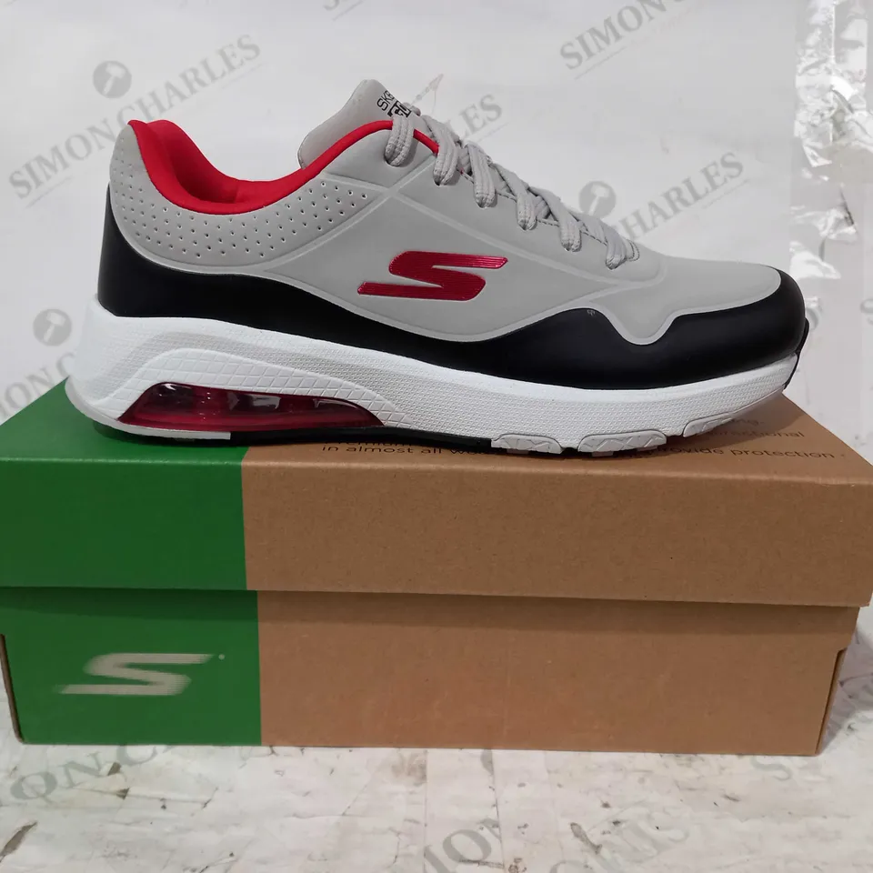 BOXED PAIR OF SKECHERS GO GOLF SHOES IN GREY/BLACK/RED UK SIZE 8