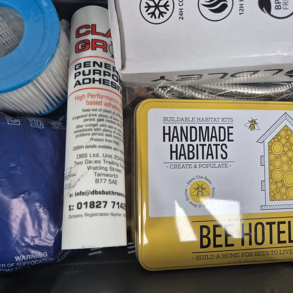 APPROXIMATELY 8 ASSORTED HOUSEHOLD ITEMS TO INCLUDE RANDOM ORBIT SANDING DISCS, PLUSNET WI-FI ROUTER, ETC