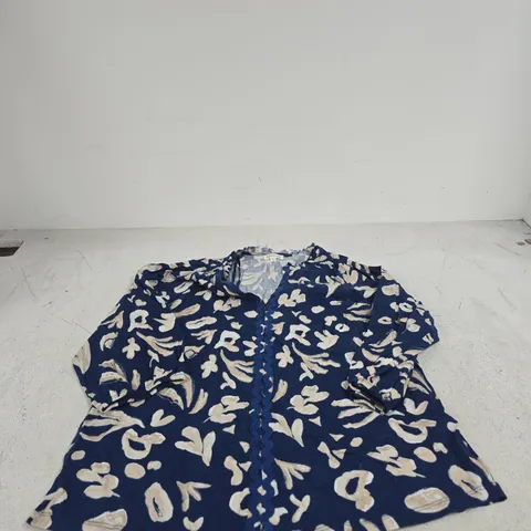 MONSOON LARGE BLUE AND WHITE WOMENS TOP