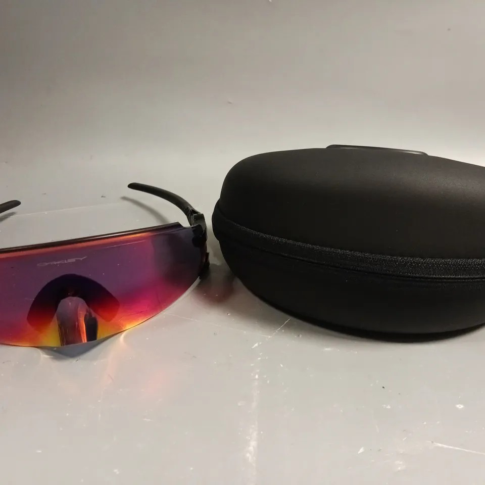 OAKLEY PRIZM WRAP AROUND SUNGLASSES 