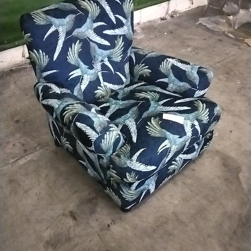 QUALITY DESIGNER LOUNGE CO ARMCHAIR IN BIRD PATTERNED PLUSH FABRIC 