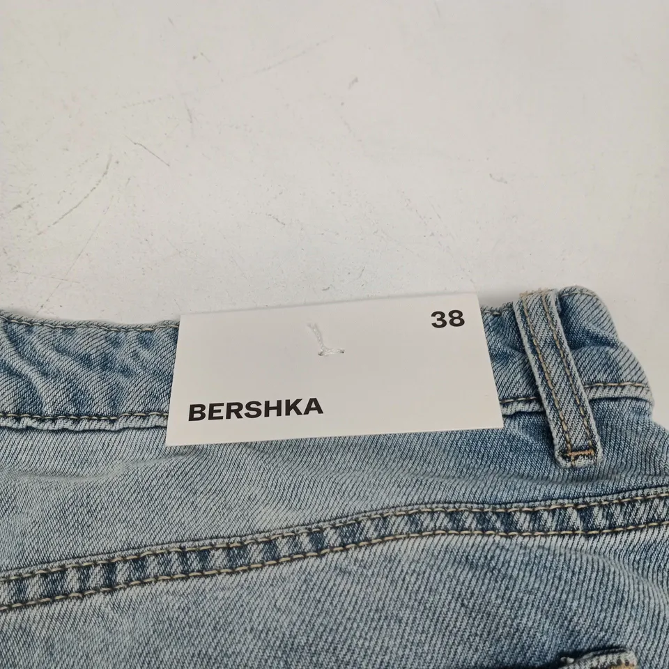 BERSHKA SHORTS – LIGHT WASH DENIM, UK 10 (EU 38)