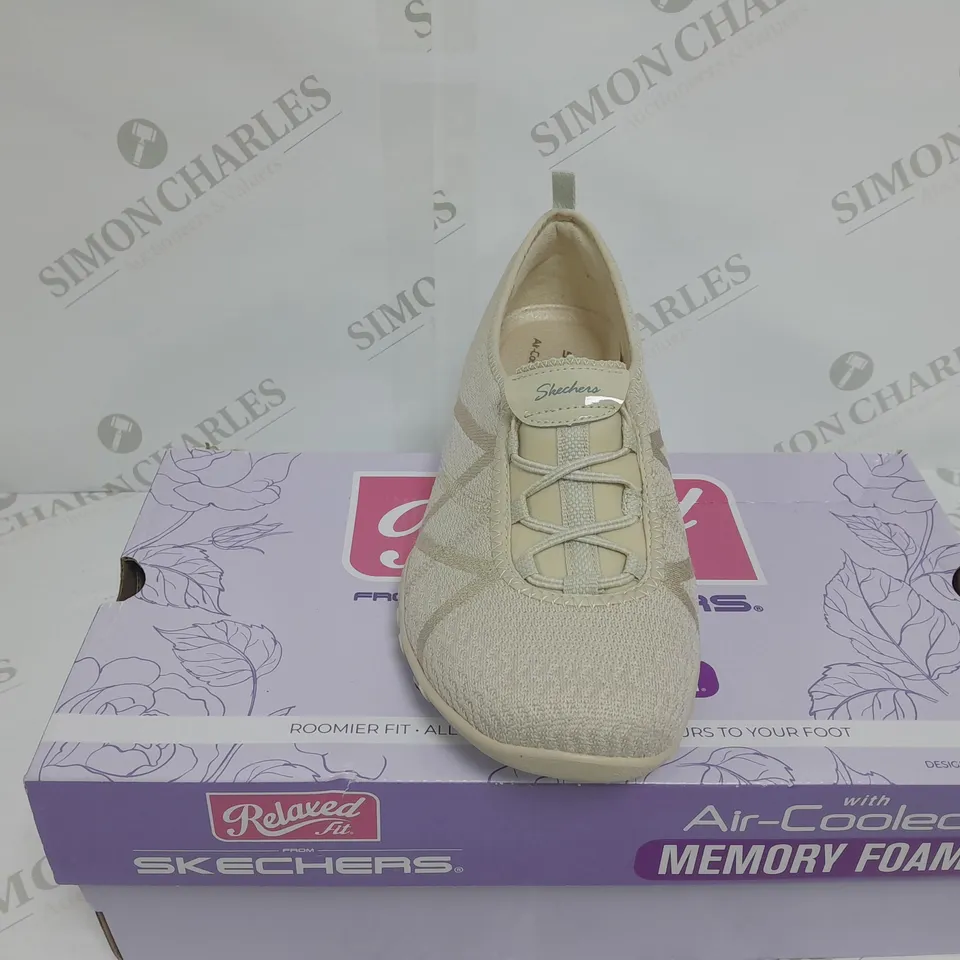 SKETCHERS RELAXED FIT NATURAL SIZE UK 6