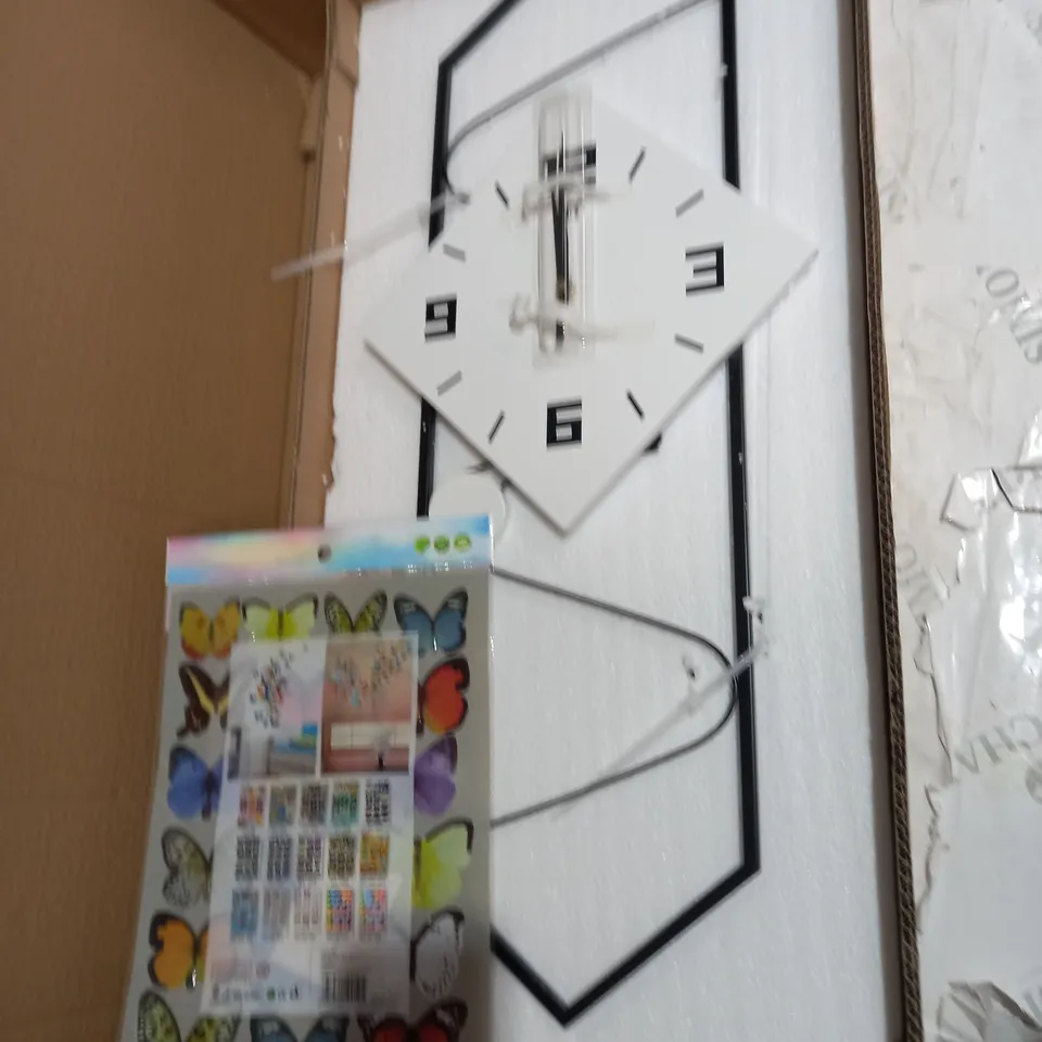 BUTTERFLY WALL MOUNTED CLOCK