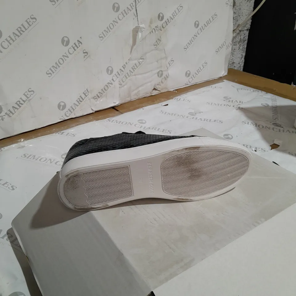 BOXED KENNETH COLE BLUE AN BLACK SNAKESKIN TRAINERS SIZE 5