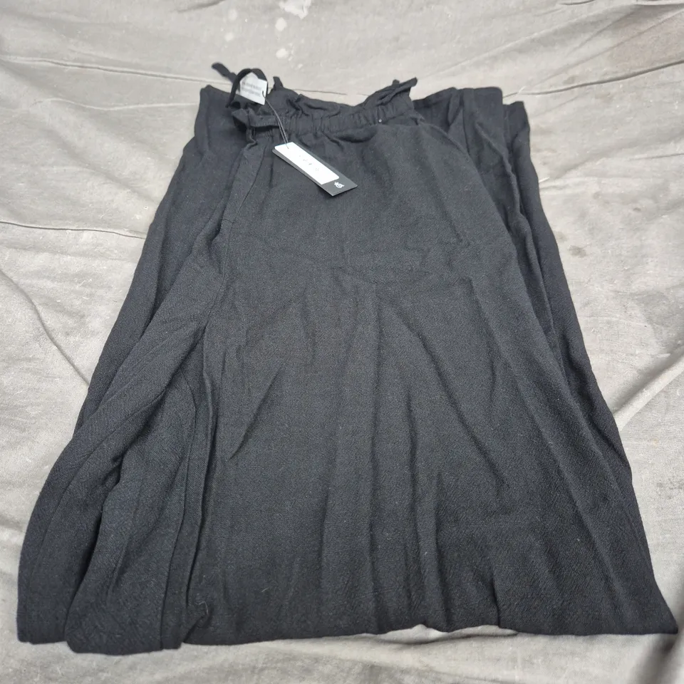 BLACK DRAWSTRING TROUSERS