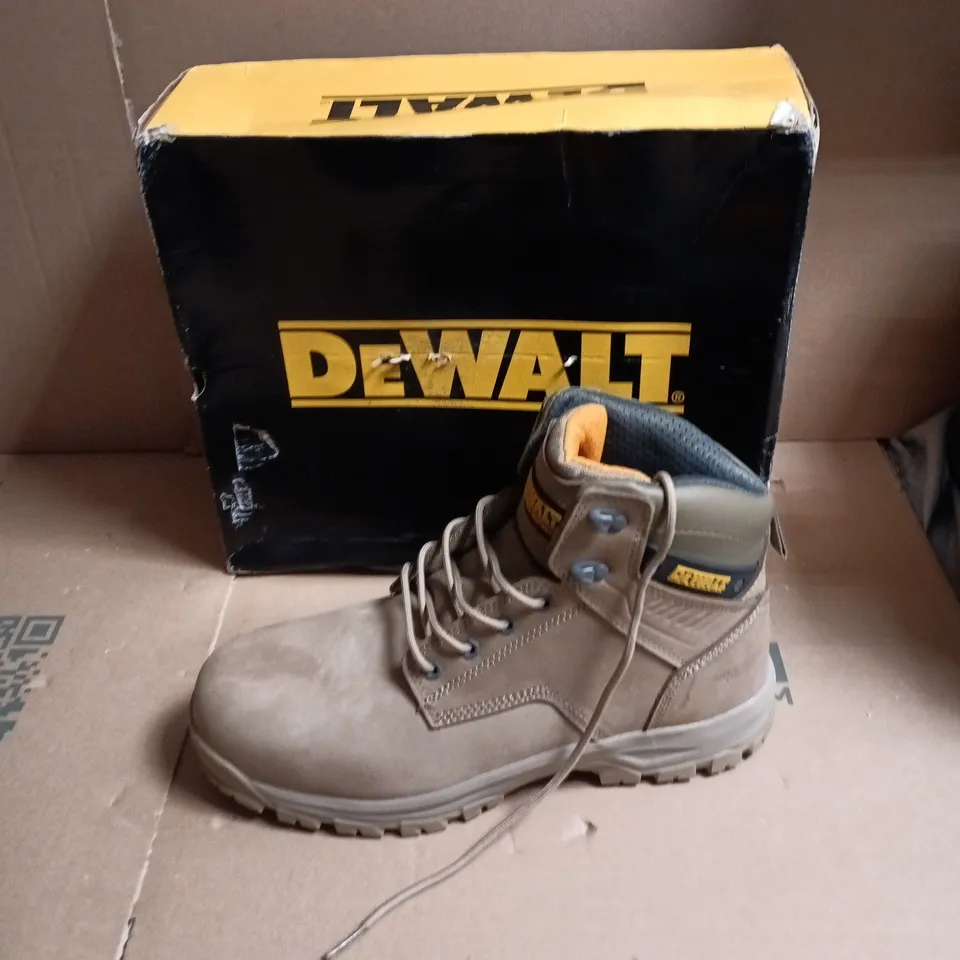 BOXED DEWALT BOOTS – MEN'S HIKING/WORK BOOTS - UK SIZE 10 