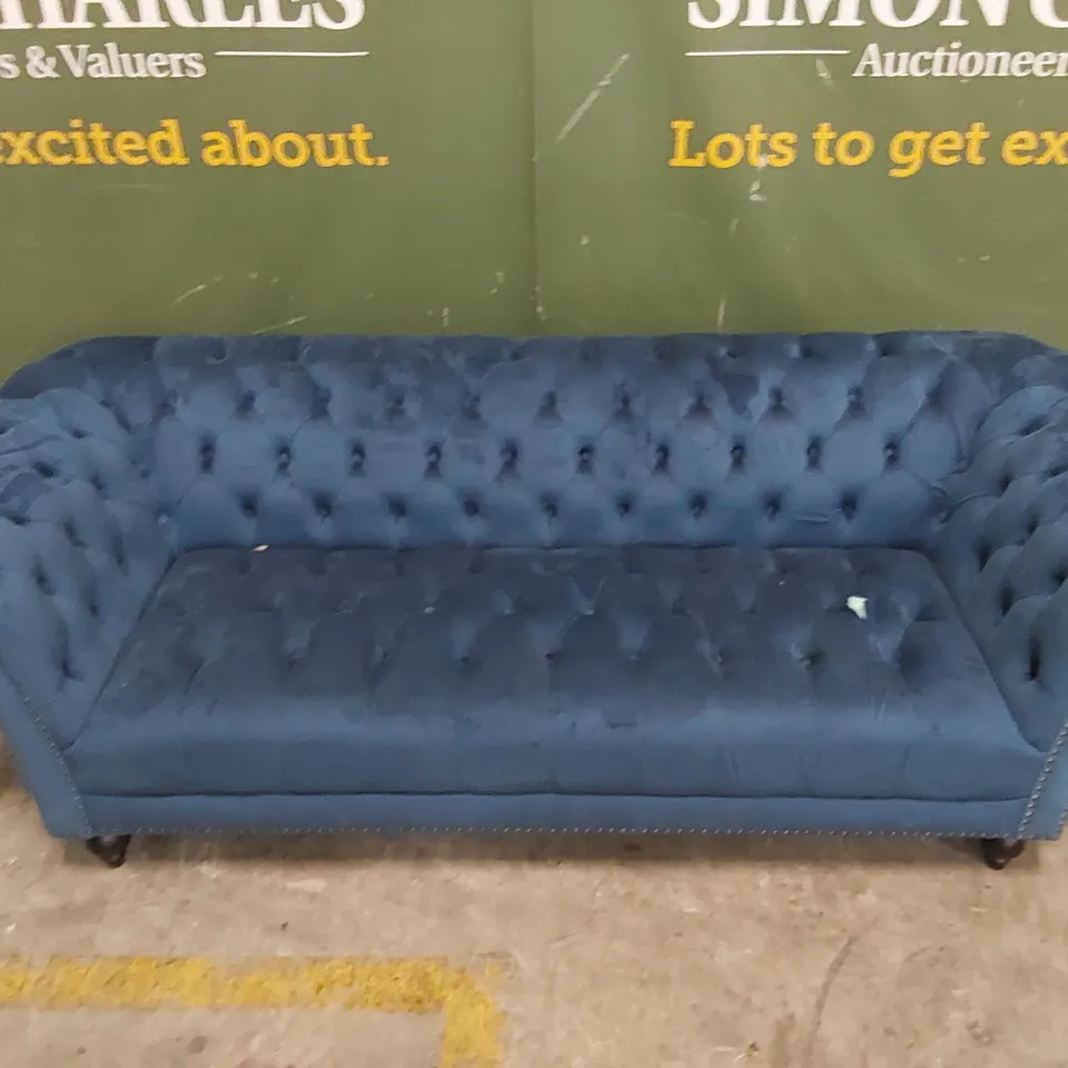 QUALITY DESIGNER BENNER 222CM VELVET SCROLL ARM CHESTERFIELD SOFA - BLUE VELVET FABRIC