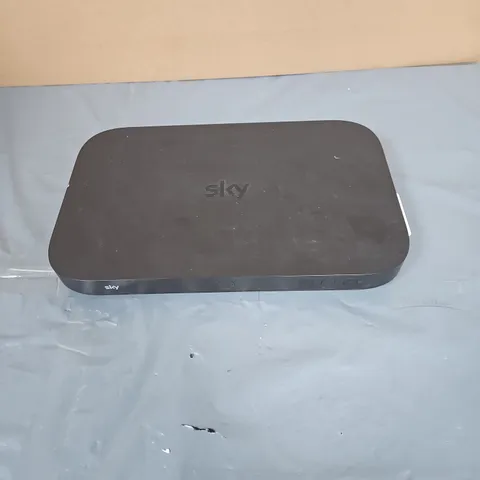 SKY Q SET-TOP BOX – BLACK