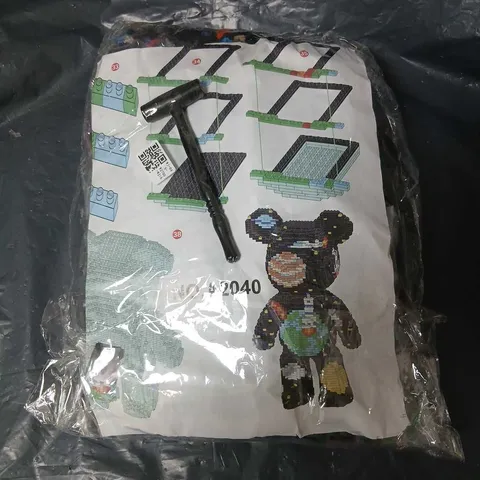 BRICK-BUILT MOUSE CHARACTER FIGURE WITH INSTRUCTION SHEET – TOY